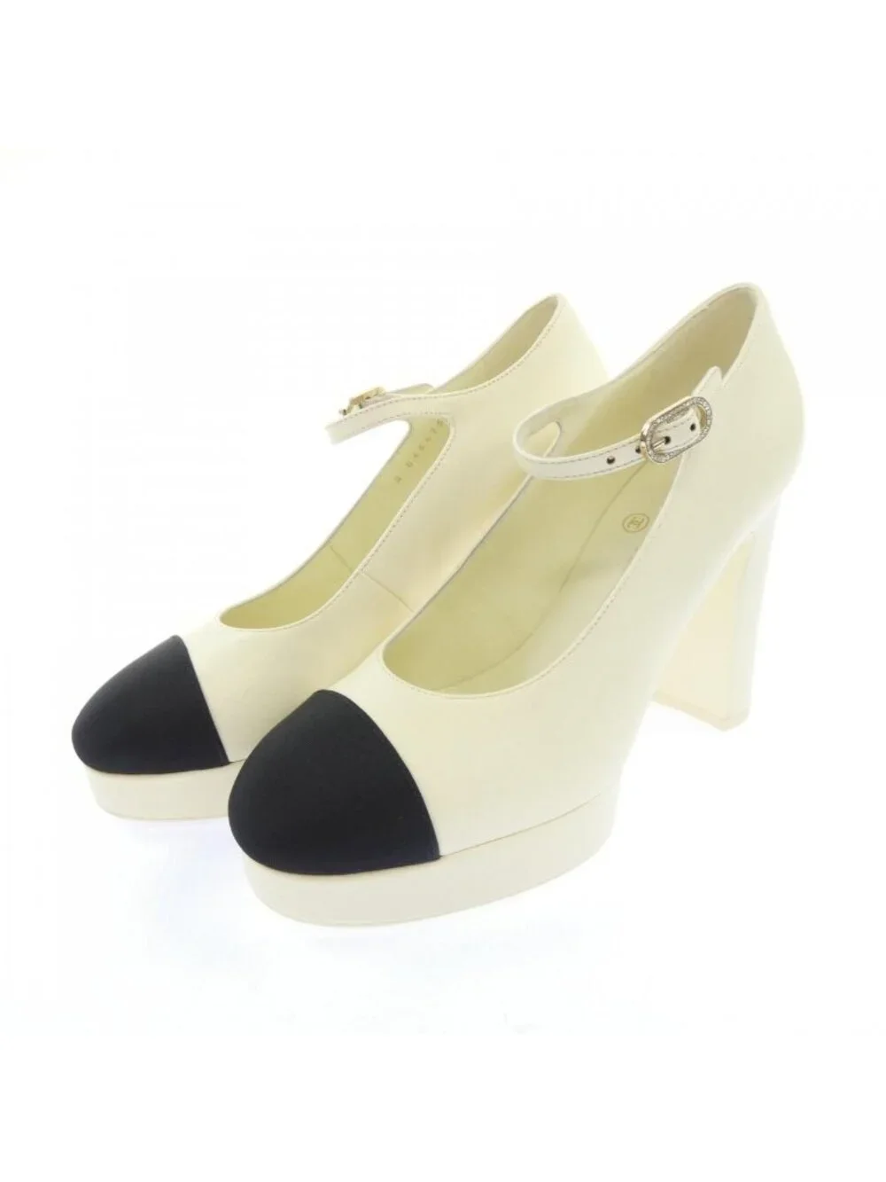 Chanel Pumps Heels Beige